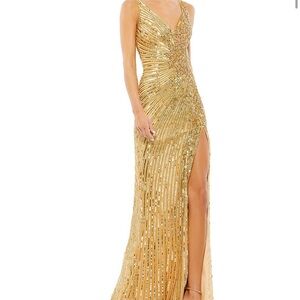 MAC DUGGAL Beaded Floral Sleeveless Gown